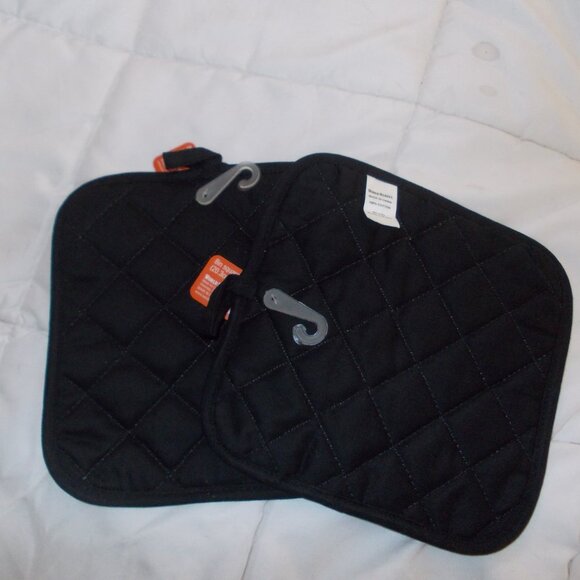 ๐ ๐ 3/$25 ๐ NWT World Market Halloween Skeleton Hand Pot Holders - Picture 3 of 4